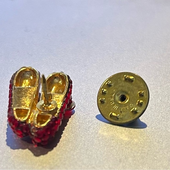 Vintage Ruby Red Slipper Pin - Picture 4 of 16